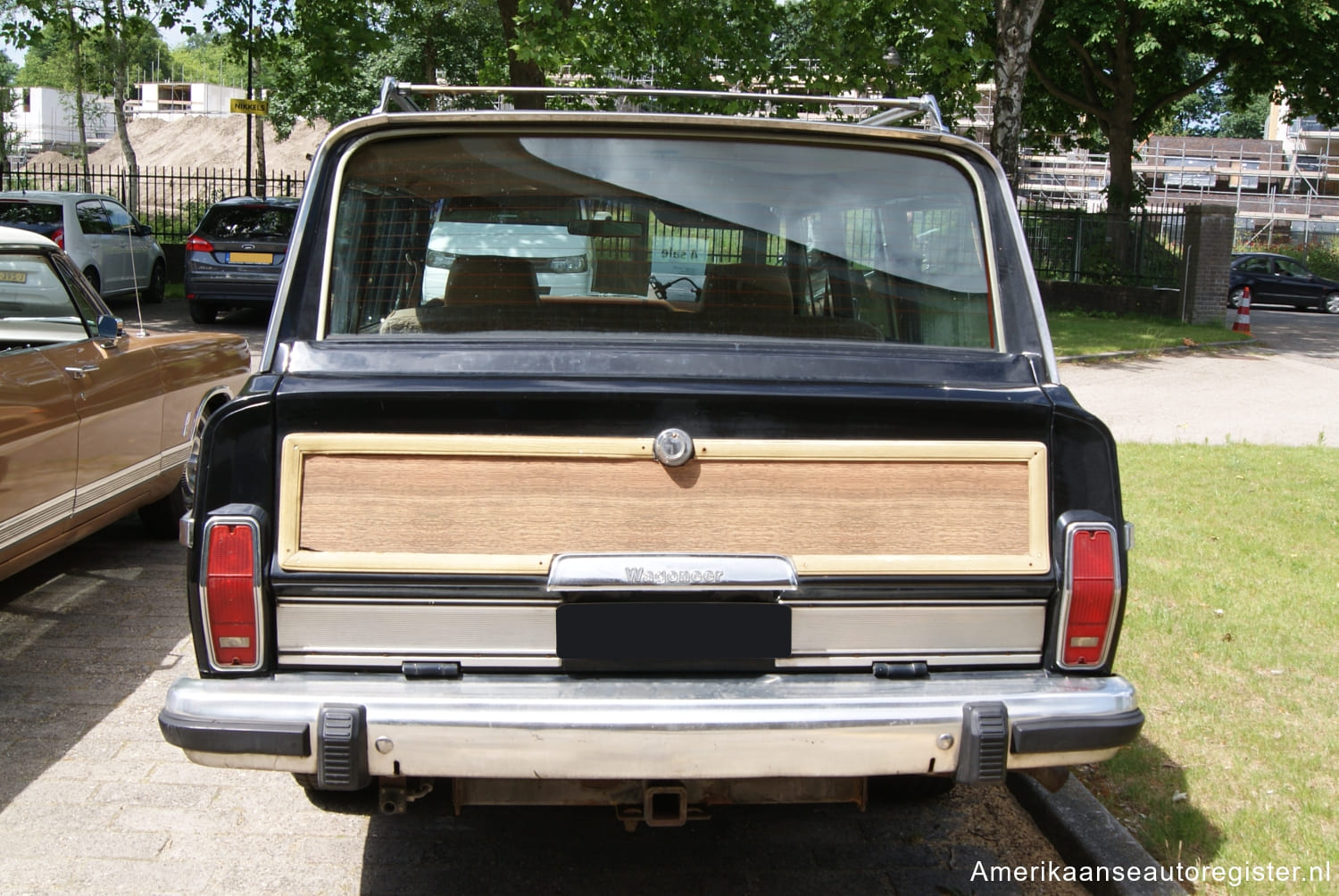 Jeep Grand Wagoneer uit 1984